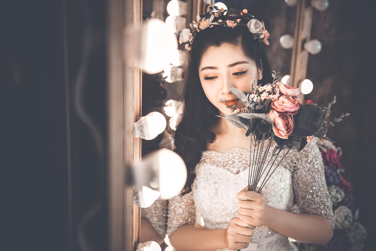 迪奧最新眼影引領(lǐng)時(shí)尚風(fēng)潮，魅力眼神盡在掌握